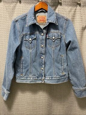 Levi's Medium Blue Denim Trucker Jacket